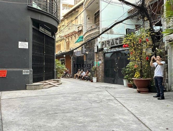 Hình ảnh Hẻm Xe Hơi Quận 1 Lê Thánh Tôn