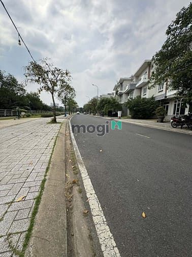 Hình ảnh Chính Chủ Gửi Bán Nhà Phố Liền Kề Khu ComPound Riovista