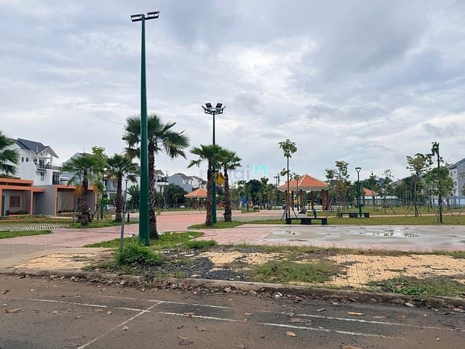 Hình ảnh Chính Chủ Gửi Bán Nhà Phố Liền Kề Khu ComPound Riovista