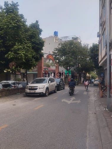 Hình ảnh siêu phẩm lô góc ngõ thông – 7 chỗ vào nhà – 5,2m- Vũ Xuân Thiều