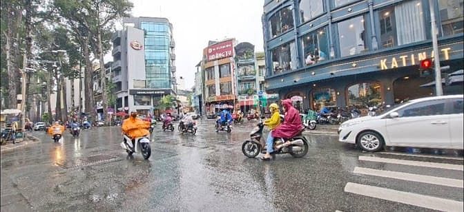 Hình ảnh Nhà Mặt Tiền Kinh Doanh Quận 1