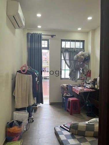 Hình ảnh Cho thuê nhà Nguyễn Cảnh Chân Quận 1