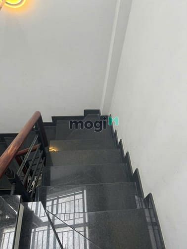 Hình ảnh Cho thuê nhà Nguyễn Cảnh Chân Quận 1