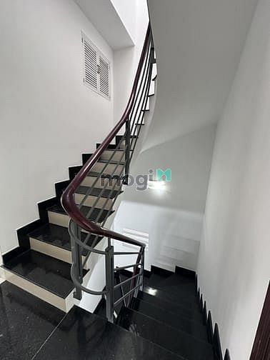 Hình ảnh Q1- Trần Đình Xu- Hẻm xe hơi- DT 3.5x9 6PN- dòng tiền 20tr