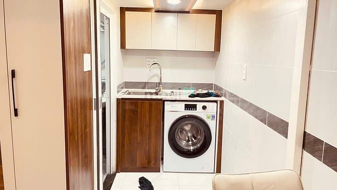 Hình ảnh nằm ở ngay trung tâm mặt tiền đường