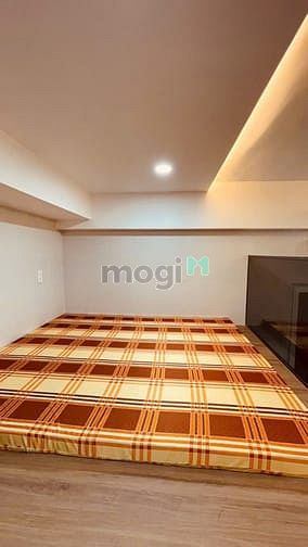 Hình ảnh nằm ở ngay trung tâm mặt tiền đường