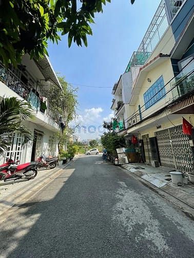 Hình ảnh Nhà Phố Giá Cực Tốt Khu Vực Dân Trí Cao - Hẻm 9m 1979 Huỳnh Tấn Phát