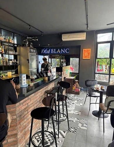 Hình ảnh Cho thuê mặt bằng ngay Quận 1 đường Nguyễn Trãi