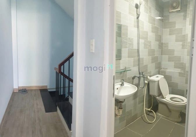 Hình ảnh Nhà cho thuê: 341C Lạc Long Quân Q11, (3.6x10m 3L 3pn 4wc)