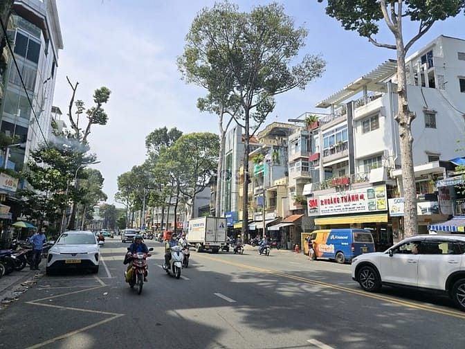 Hình ảnh Cho Thuê Toà Nhà 6 Tầng Vị Trí Đẹp Đường An Dương Vương Quận 5