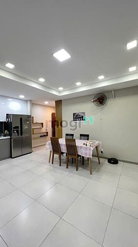 Hình ảnh Cho thuê CH GoldView 117M2 3PN, nội thất đẹp, Balcon ĐN đẹp: 24tr/th