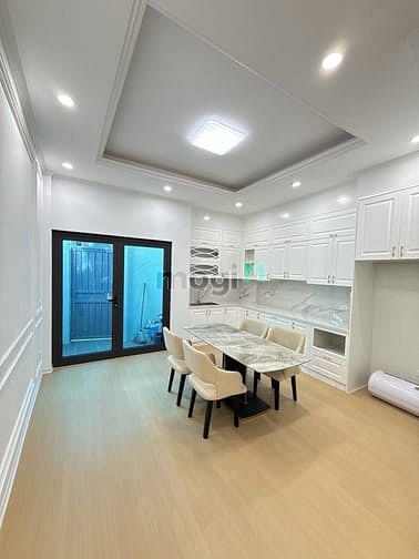 Hình ảnh Bán nhà Nguyễn Văn Linh - Long Biên