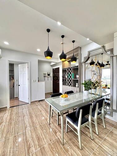 Hình ảnh View biệt thự đẹp xuất sắc chung cư Hưng Phúc, có ô xe định danh