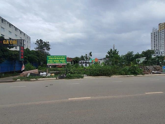 Hình ảnh Chính Chủ Gửi Bán Lô Góc 2 Mặt Tiền Đường Liên Phường P.Phú Hữu Quận 9