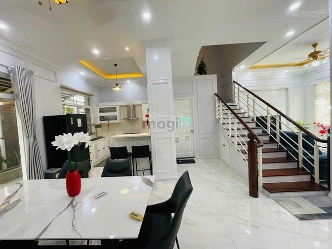 Hình ảnh Cho thuê gấp biệt thự Mỹ Thái 1, Phú Mỹ Hưng, Quận 7