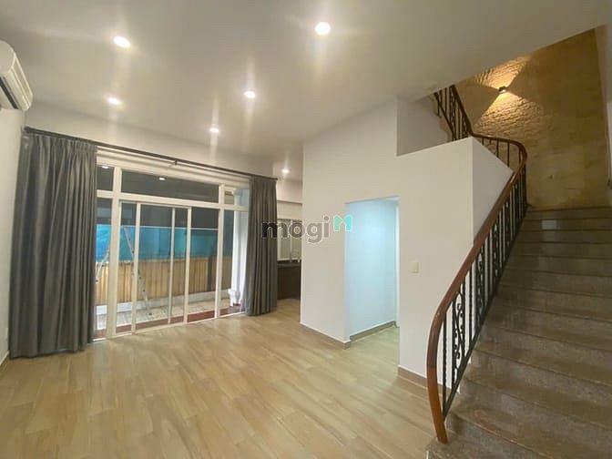 Hình ảnh Cho thuê biệt thự Hưng Thái 2, Pmh, Q7 chỉ 33tr