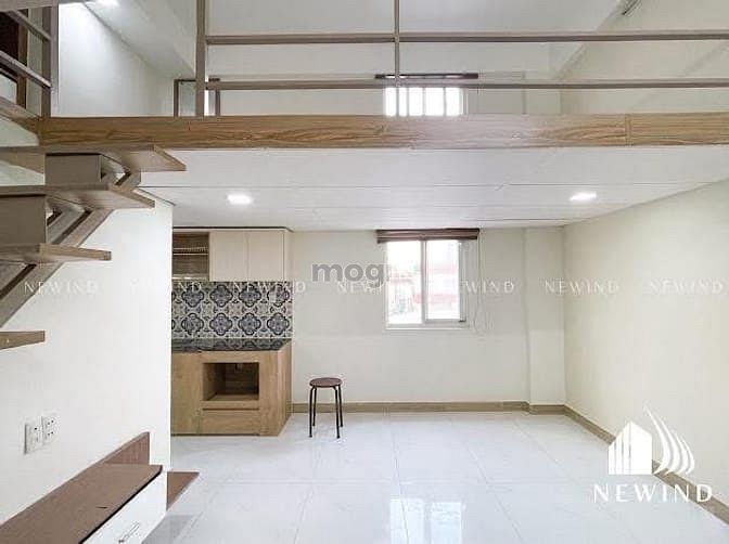 Hình ảnh Duplex gác cao full NT cửa sổ thoáng gần Lotte Quận 7