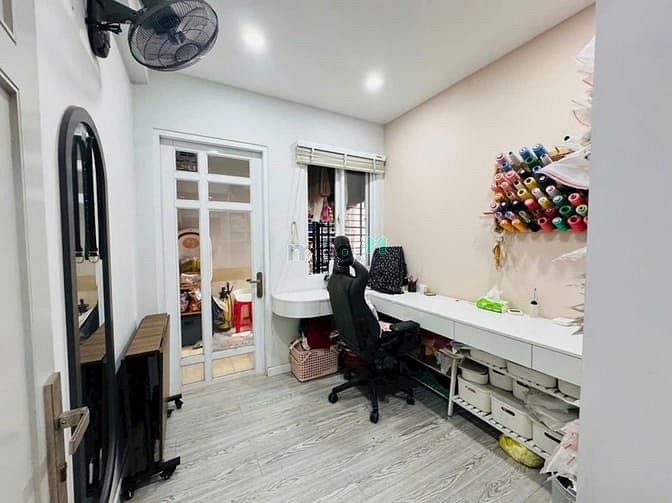 Hình ảnh Chung cư Saigon Tower, Thoại Ngọc Hầu, TP: 95m2, 3pn 2wc ban công 10tr