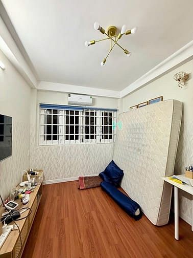 Hình ảnh Q10- Thành Thái- Hẻm 3m thông-3 tầng 4pn.