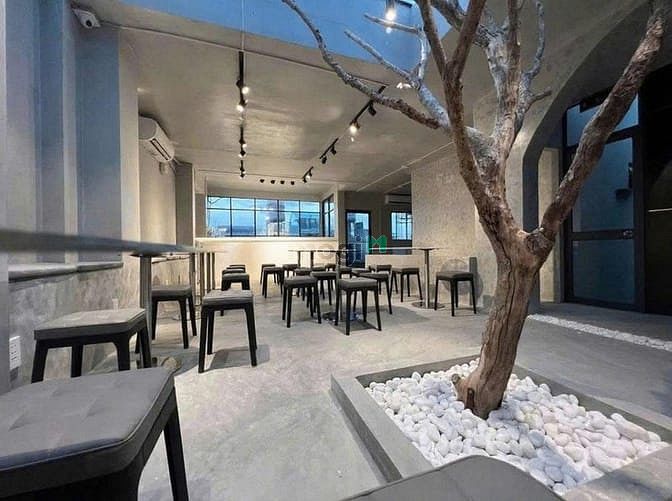 Hình ảnh Cho thuê mặt bằng rộng 160m2 (8 x 21m),245A Nguyễn Thượng Hiền,PN