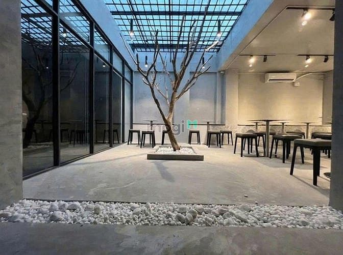 Hình ảnh Cho thuê mặt bằng rộng 160m2 (8 x 21m),245A Nguyễn Thượng Hiền,PN