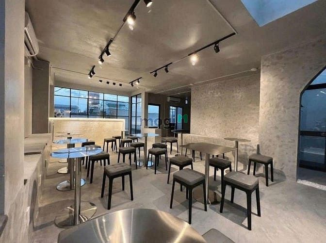 Hình ảnh Cho thuê mặt bằng rộng 160m2 (8 x 21m),245A Nguyễn Thượng Hiền,PN