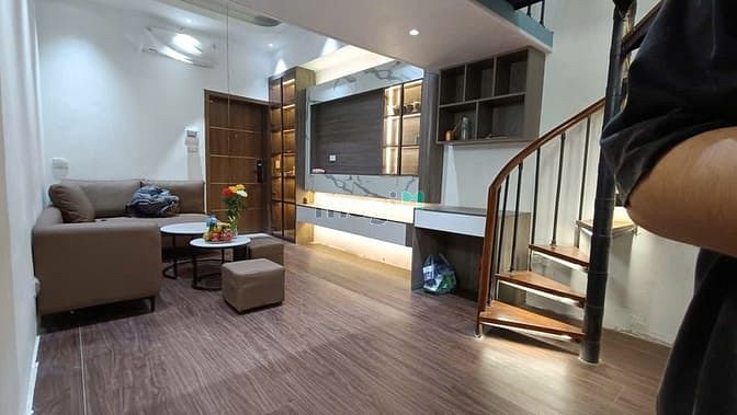 Hình ảnh VIP nhà tập thể Lê Gia Đỉnh, HBT đẹp, giá 2.79 tỷ, 52m2, thông tầng, Ả