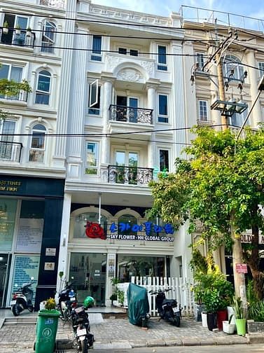 Hình ảnh Nhà mặt tiền khu Hưng Gia, Phú Mỹ Hưng thuê để kinh doanh và ở