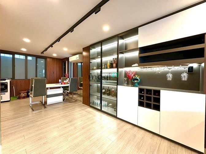 Hình ảnh Nhà Phố Hiện Đại - Vị Trí Đắc Địa Sát Mặt Tiền Huỳnh Tấn Phát Quận 07