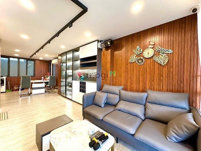 Hình ảnh Nhà Phố Hiện Đại - Vị Trí Đắc Địa Sát Mặt Tiền Huỳnh Tấn Phát Quận 07