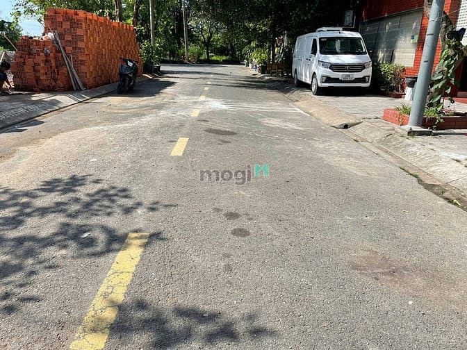 Hình ảnh Bán gấp đất 200m2, 10x20m , Khu 1, Ủy Ban Thạnh Mỹ Lợi, Quận 2 giá rẻ