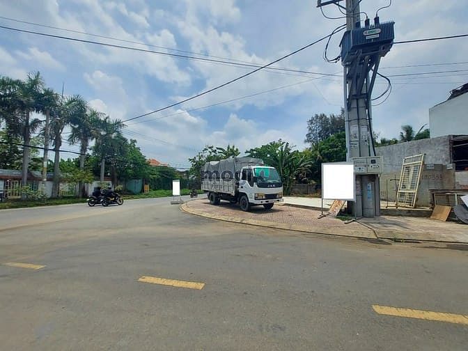 Hình ảnh Bán Đất Mặt TIền Lô Góc - 93,5m2 - Trường Lưu - Sát Chợ Long Trường