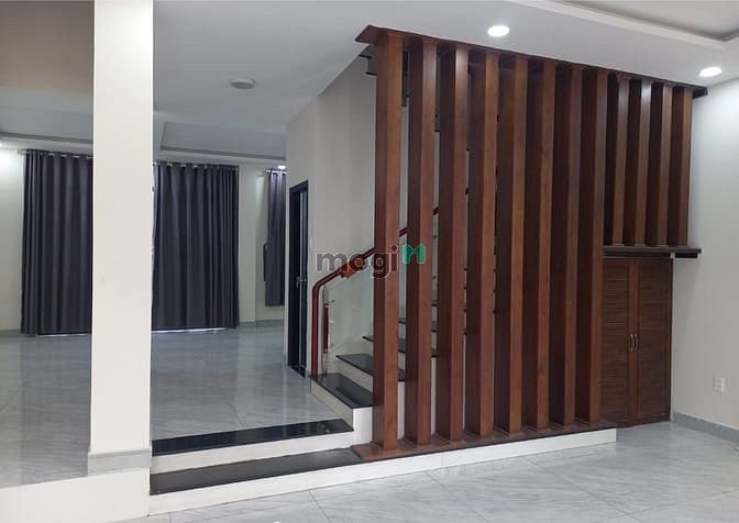 Hình ảnh Cần cho thuê căn nhà 1 trệt 3 lầu 1 sân thượng đường 46-CL, Cát Lái