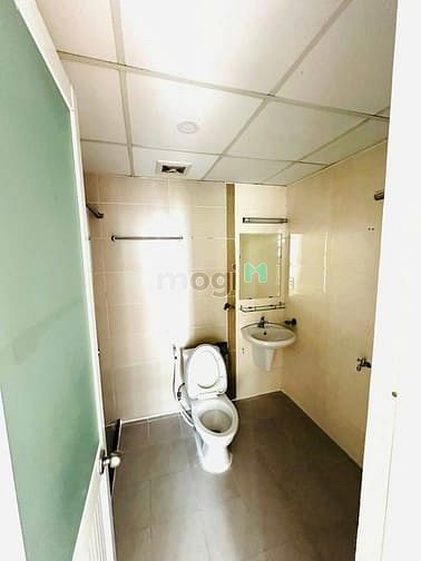 Hình ảnh Giá 12tr/th, The Useful (The Era) Lạc Long Quân, TB, 107m2, 3PN, 2WC.