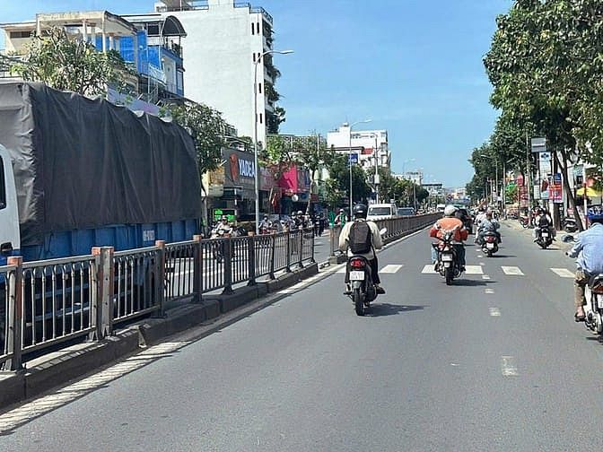 Hình ảnh CHDV 6 lầu mới ngang 7m 148m2 17PN HXT Quang Trung gần chợ HTT 24.9 tỷ