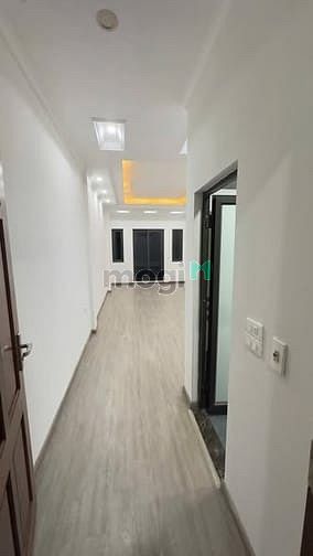 Hình ảnh Cho thuê nhà ngõ 193 trung kính 50m x7T thang máy