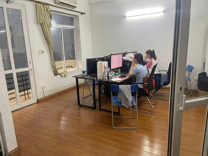 Hình ảnh Cho thuê nhà ngõ 193 trung kính 50m x7T thang máy