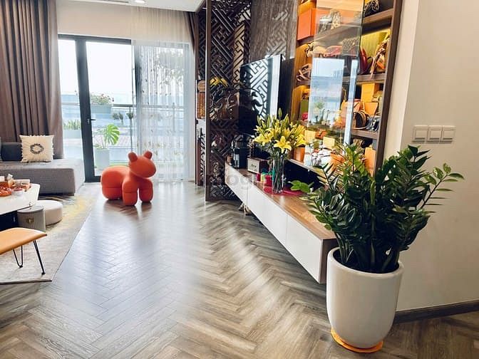 Hình ảnh Chính Chủ Bán CH Golden Park DT 98m 3PN Full NT SĐCC 10 tỷ hướng ĐN