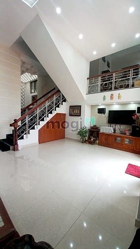 Hình ảnh Biệt thự 5 tầng KDC Lý Phục Man, Bình Thuận Quận 7. 10*14 , 14,2 tỷ.
