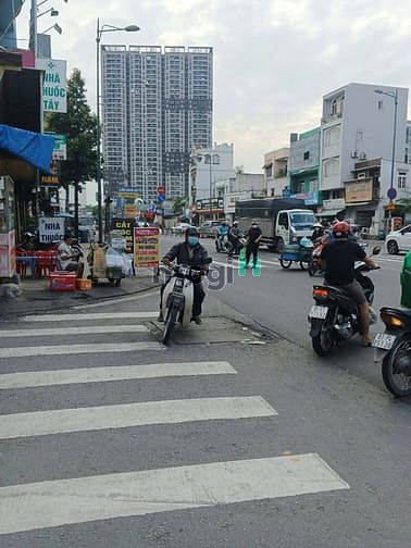 Hình ảnh Cần bán gấp nhà mặt tiền KD ngay chợ sát Phạm Văn Đồng
