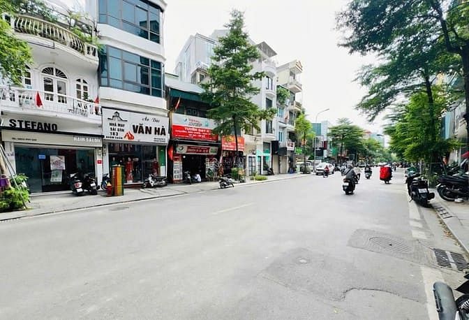 Hình ảnh Cực đẹp | Mặt phố Khâm Thiên | 83m2 x 5 tầng | MT 4.2m | Giá 46 tỷ