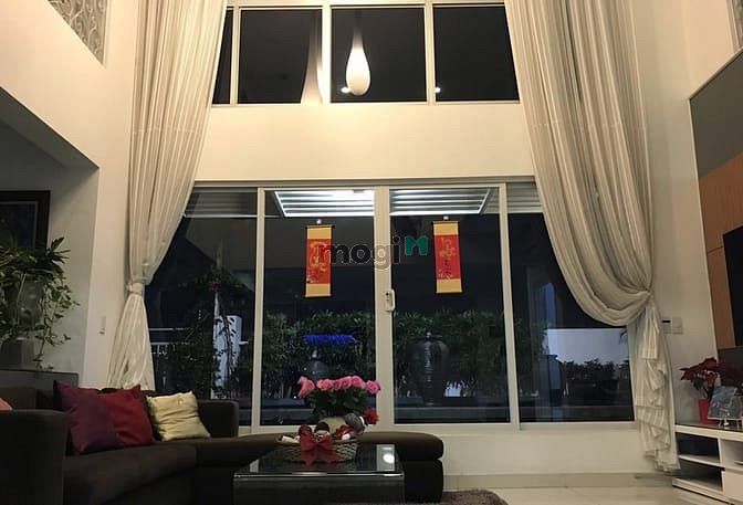Hình ảnh PENTHOUSE SKY GARDEN 2 – 337m2. 4pn 4wc. Giá 46 triệu/tháng