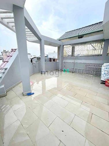 Hình ảnh Nhà lô góc 2 mặt tiền hẻm Quận 3