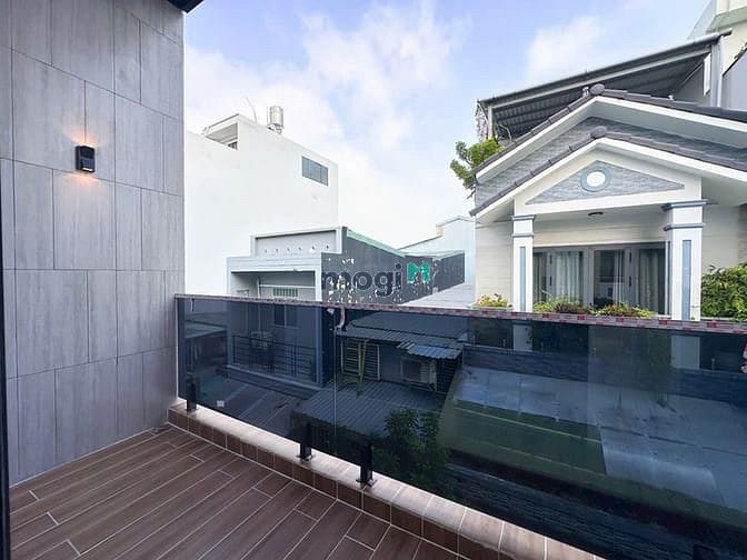 Hình ảnh Nhà Phố Hiện Đại Sang Trọng- Hẻm 3,5m 160 Nguyễn Văn Quỳ Sổ hồng riêng