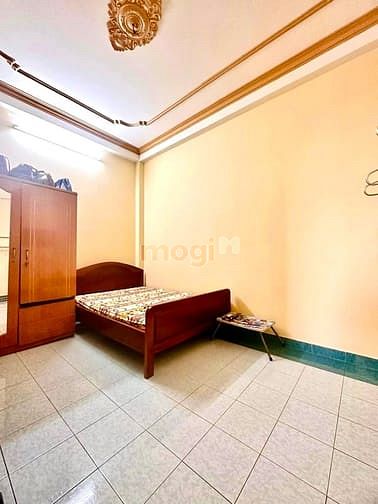 Hình ảnh Nhà 3 Tầng BTCT Cách Mạng Tháng Tám