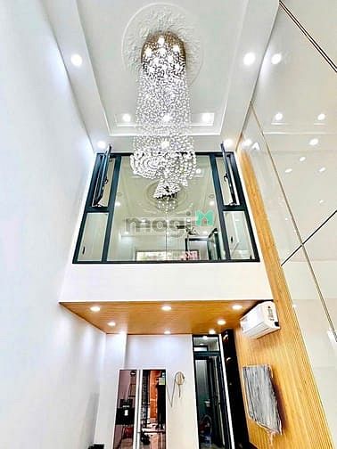 Hình ảnh Nhà đẹp thang máy 5 tầng CMT8 - Hẻm xe hơi