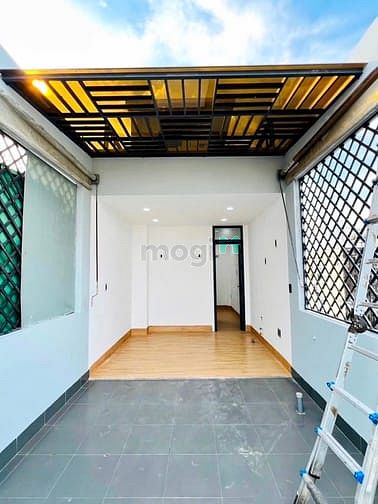 Hình ảnh Nhà đẹp thang máy 5 tầng CMT8 - Hẻm xe hơi