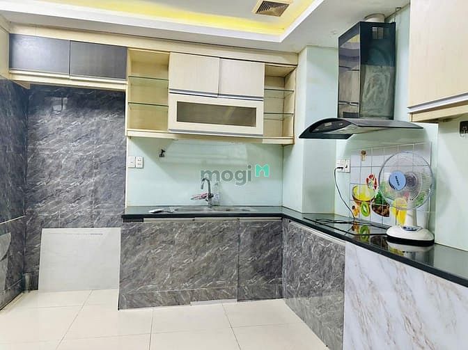 Hình ảnh Phòng Máy Lạnh ~16Mv, Tầng Lửng, khách Nữ