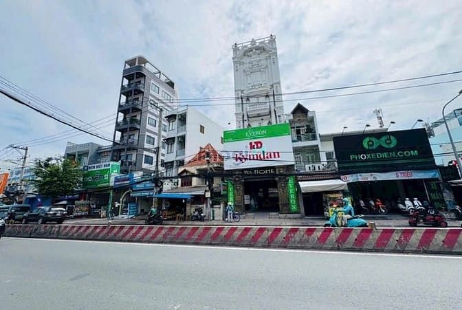 Hình ảnh Nhà mặt tiền đường Huỳnh Tấn Phát Quận 7. 175 m2 hơn 20 tỷ.