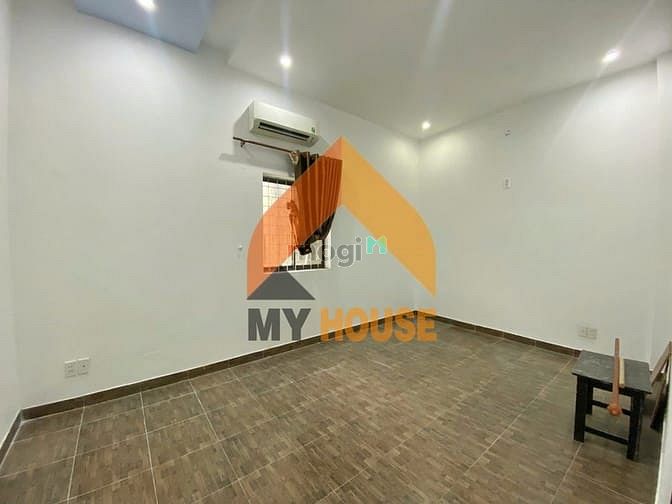 Hình ảnh ÙI ÔI Nhà gì mà rẻ quá trời quá đất  20TR/4PN ngay METRO Q2